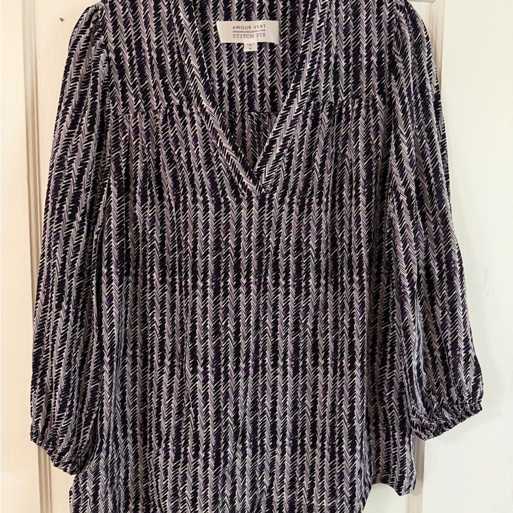 Amour Vert 100% Silk V-neck Blouse Black, Purple and White print